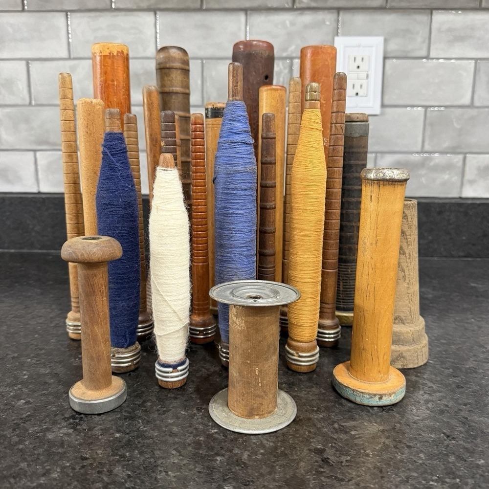 Lot of 27 Textile Mill Wooden Bobbin Spools Quills Antique Primitive Vintage‎